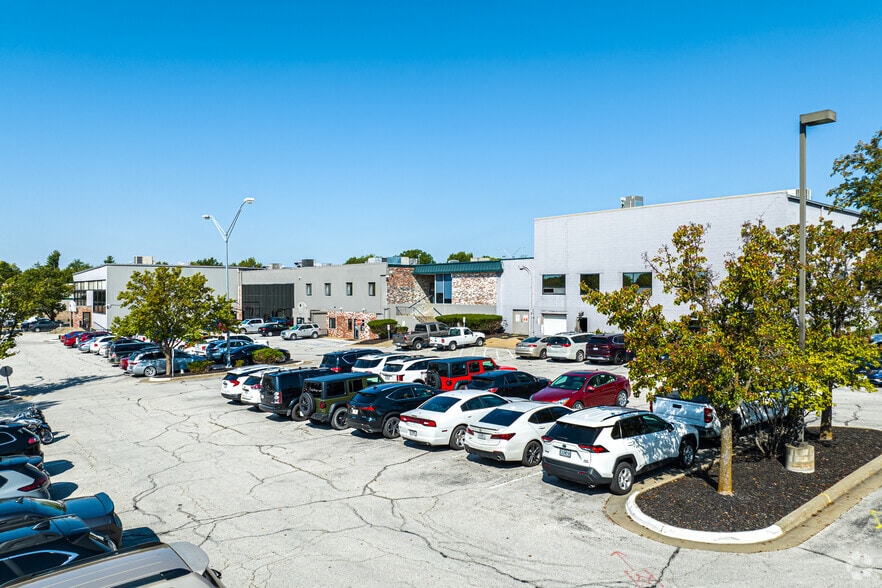 More Photos Of 1400 Forum Blvd, Columbia Unknown For Lease