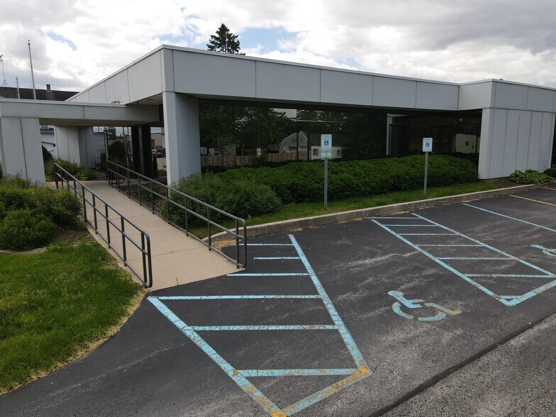 More Photos Of 201 Allen St, Random Lake Bank For Sale