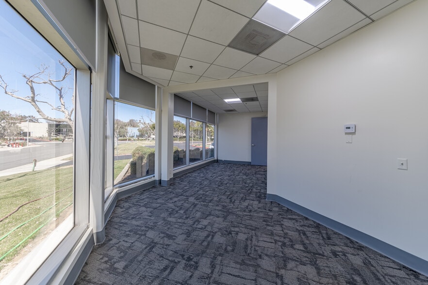 More Photos Of 10237-10239 Flanders Ct, San Diego Research And Development For Lease