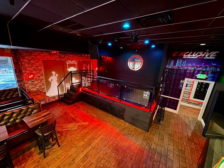 More Photos Of 2000 Harrison St, Hollywood Unknown For Lease