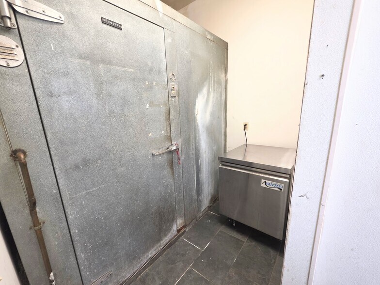 More Photos Of 10450 Lansing St, Mendocino Freestanding For Lease