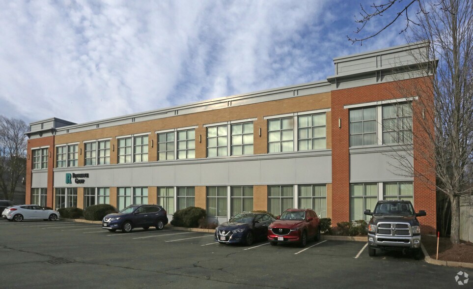 More Photos Of 981 Worcester St, Wellesley Office For Lease