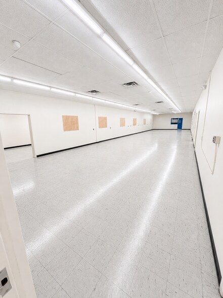 More Photos Of 2555 Baird Rd, Penfield Light Manufacturing For Lease