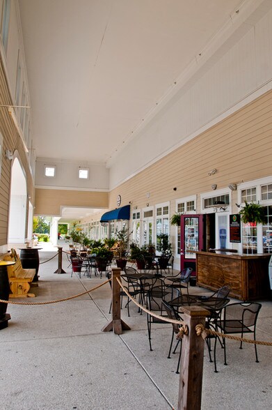 More Photos Of 1513-1517 N Howe St, Southport Freestanding For Lease