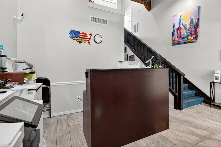 More Photos Of 10225 Ulmerton Rd, Largo Office For Sale