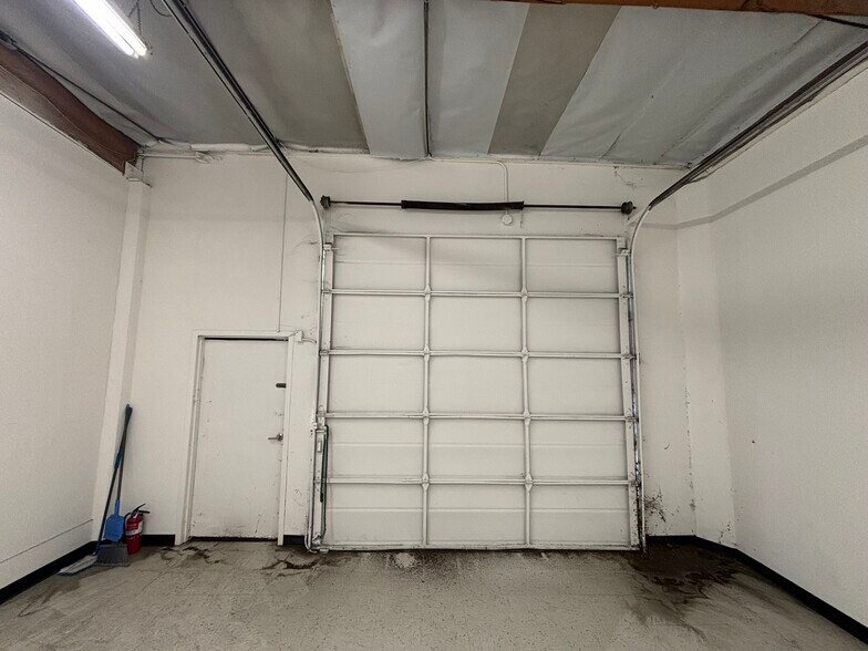 More Photos Of 290-302 Brokaw Rd, Santa Clara Warehouse For Lease