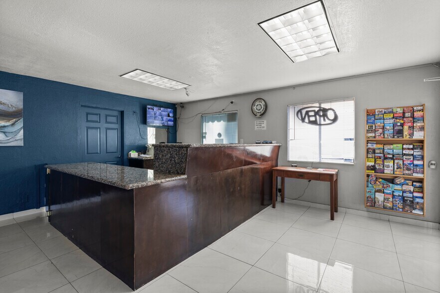 More Photos Of 4021 N 27th Ave, Phoenix Hotel For Sale