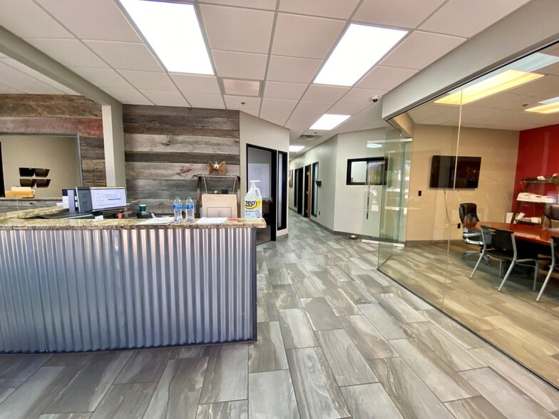 More Photos Of 24825 N 16th Ave, Phoenix Warehouse For Lease