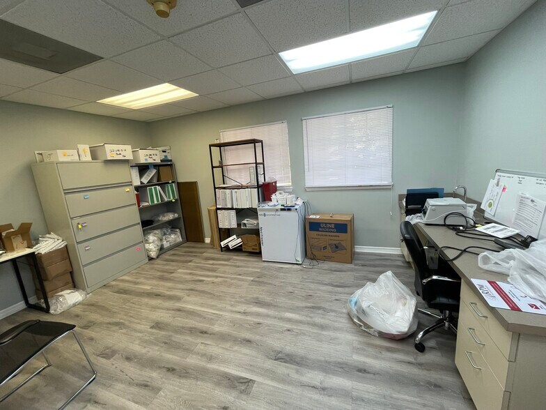 More Photos Of 675 Peachwood Dr, Deland Medical For Lease
