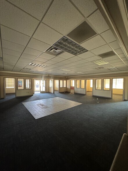 More Photos Of 30379 Gratiot Ave, Roseville Bank For Lease