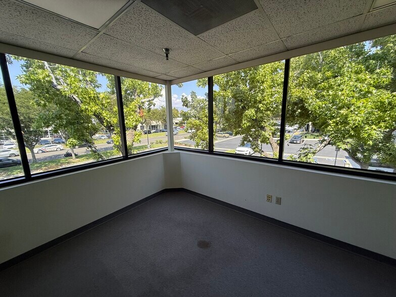 More Photos Of 25809 Business Center Dr, Redlands Industrial For Lease