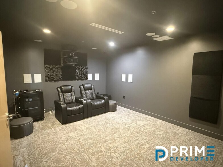More Photos Of 15901 Ronald Reagan Blvd, Leander Showroom For Sale