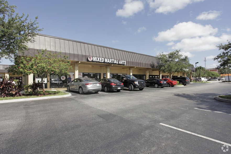 More Photos Of 5905-5985 S University Dr, Davie Freestanding For Lease