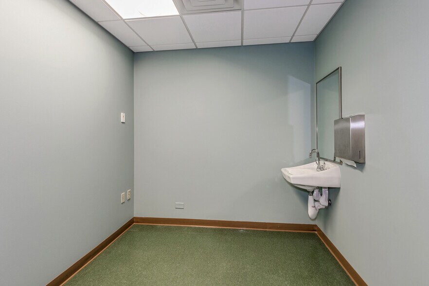 More Photos Of 7300 France Ave S, Edina Medical For Lease