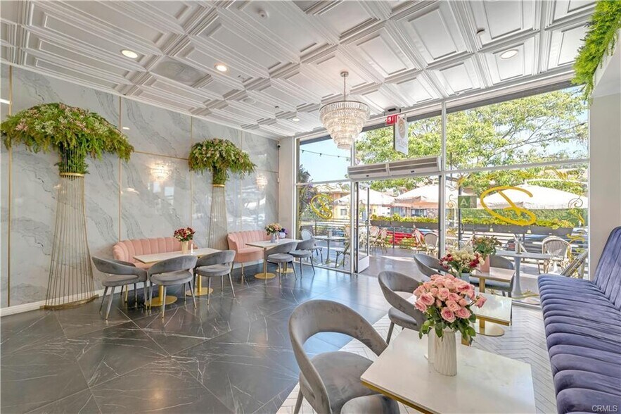 More Photos Of 12930 Ventura Blvd, Studio City Freestanding For Lease