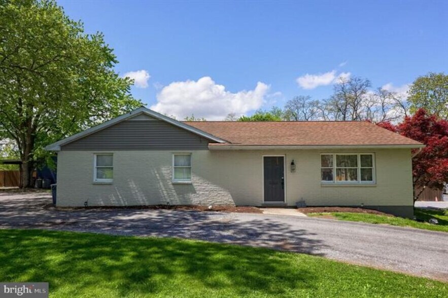 More Photos Of 936-940 Lititz Pike, Lititz Flex For Sale