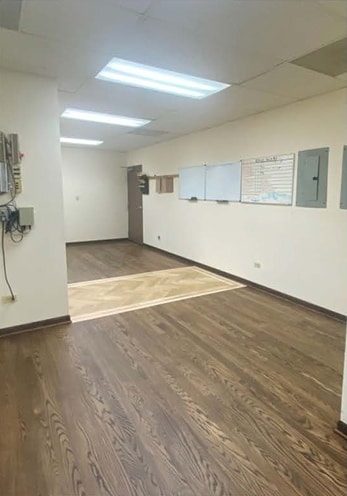More Photos Of 985 Graceland Ave, Des Plaines Light Distribution For Sale