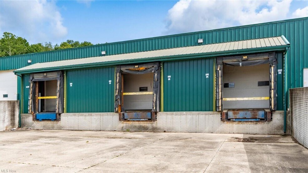 More Photos Of 2411 E Wheeling Ave, Cambridge Warehouse For Lease