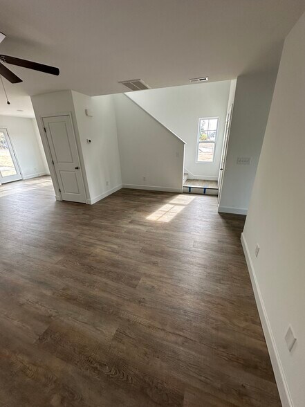 More Photos Of 4507 Greenway Ave, Wilmington Apartments For Sale