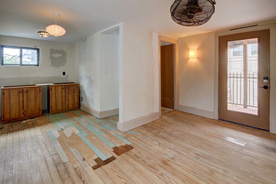 More Photos Of 239 Westheimer Rd, Houston Office Residential For Sale