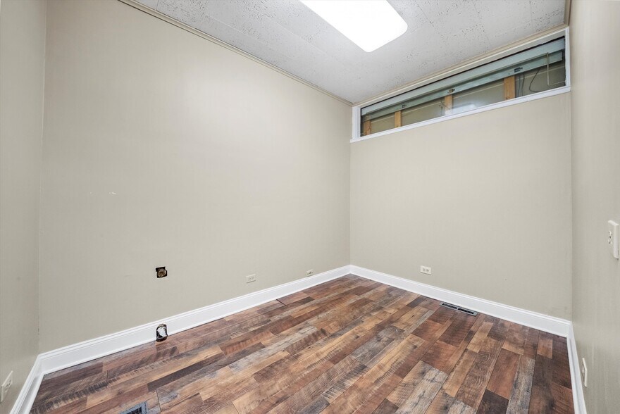 More Photos Of 5346 W 95th St, Oak Lawn Office For Sale