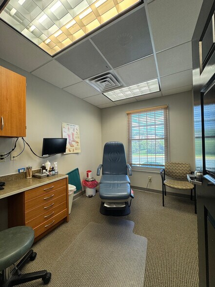 More Photos Of 945 Garrisonville Rd, Stafford Medical For Sale