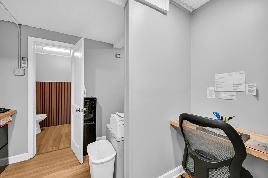 More Photos Of 33 N Morris St, Dover Auto Repair For Sale