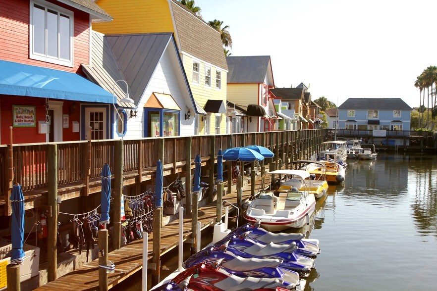 More Photos Of 1500-1536 Stickney Point Rd, Sarasota Storefront Retail Office For Lease