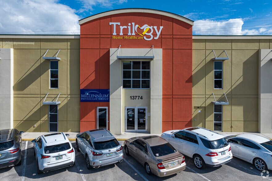More Photos Of 13774 Plantation Rd, Fort Myers Medical For Lease