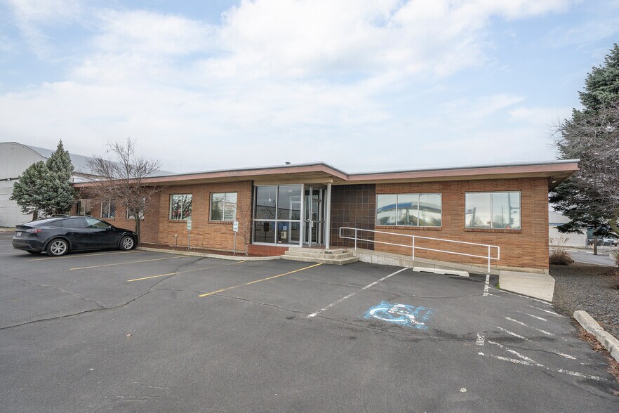More Photos Of 802 N Fancher Rd, Spokane Valley Office For Lease
