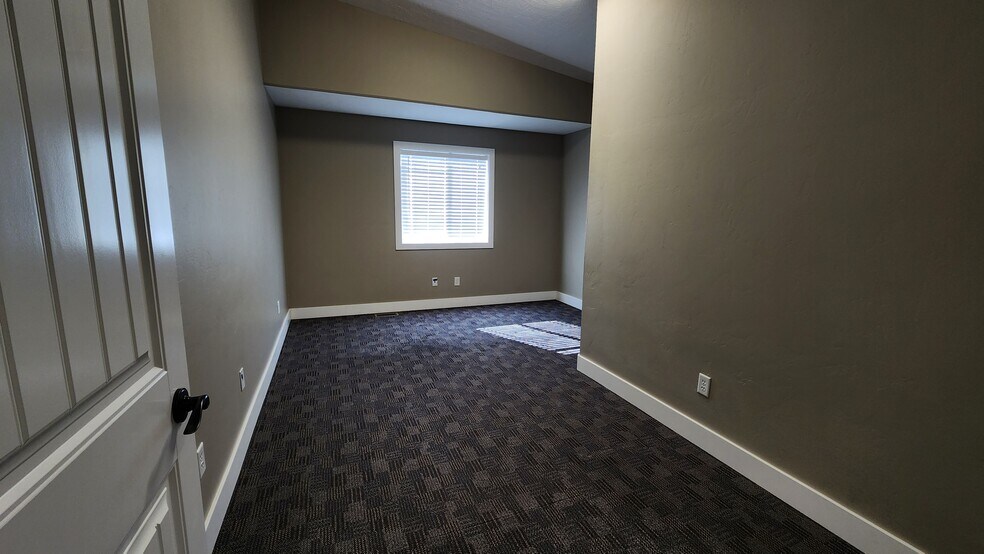 More Photos Of 3946 Professional Way, Idaho Falls Warehouse For Lease