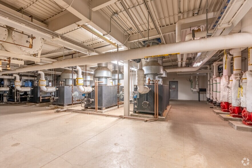 More Photos Of 3590 W 3rd Ave, Eugene Manufacturing For Lease