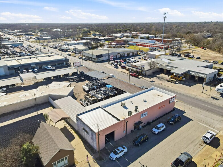 More Photos Of 401 S Main St, Cleburne Office For Sale
