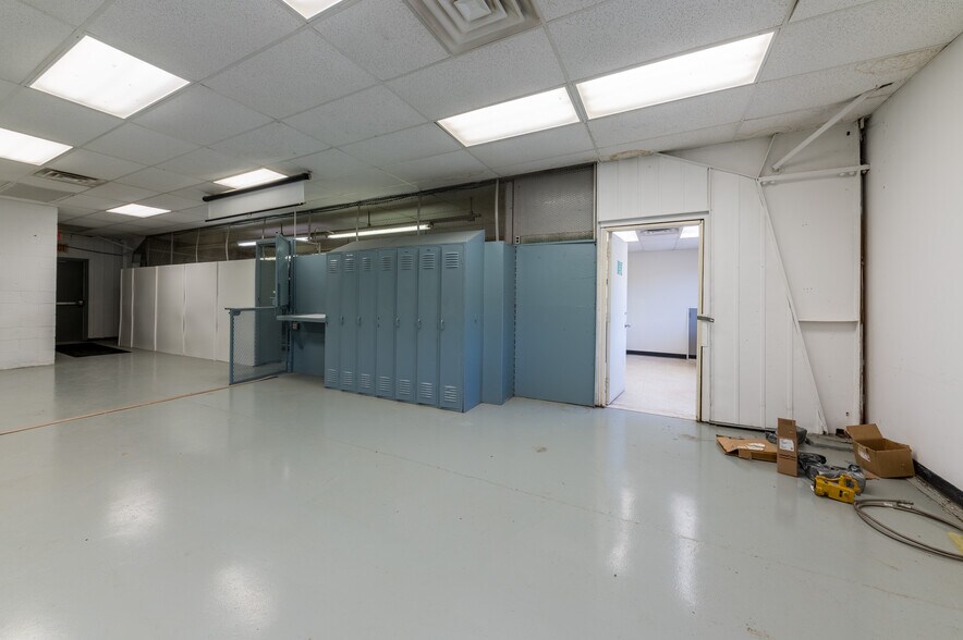 More Photos Of 123 Turkey Run Rd, Salem Distribution For Lease