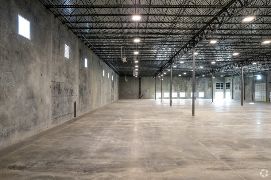 More Photos Of 1405 Cedar Port Park, Baytown Distribution For Lease