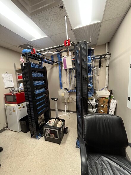 More Photos Of 965 Keynote Cir, Brooklyn Heights Office For Sale