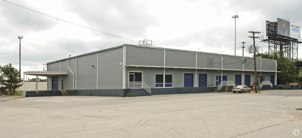 Primary Photo Of 70-80 Cumberland St, Memphis Warehouse For Lease