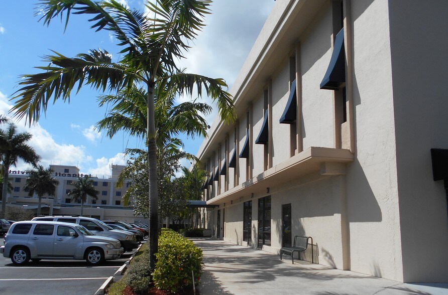 More Photos Of 7301 N University Dr, Tamarac Medical For Lease