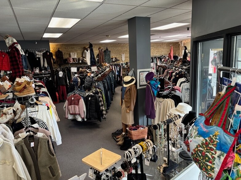 More Photos Of 102 5th St W, Chaska Office For Sale