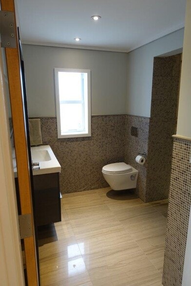 More Photos Of 6130 NE 4th Ct, Miami Warehouse For Sale