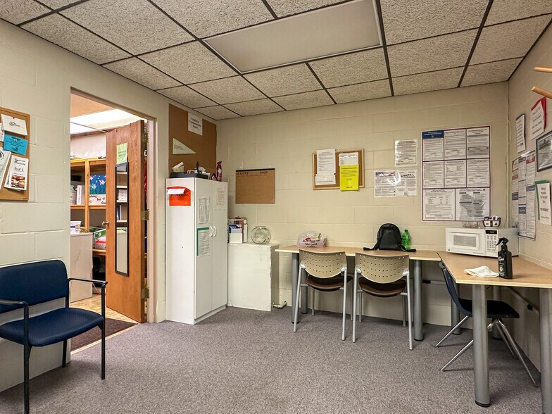 More Photos Of 233 S 8th St, Medford Office For Sale