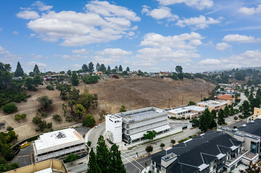 More Photos Of 608 Silver Spur Rd, Rolling Hills Estates Office For Lease