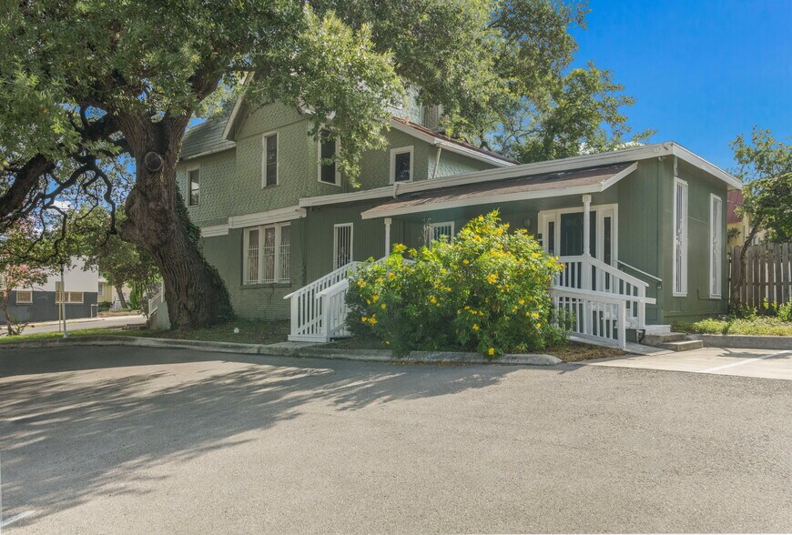 More Photos Of 1818 San Pedro Ave, San Antonio Office Residential For Sale