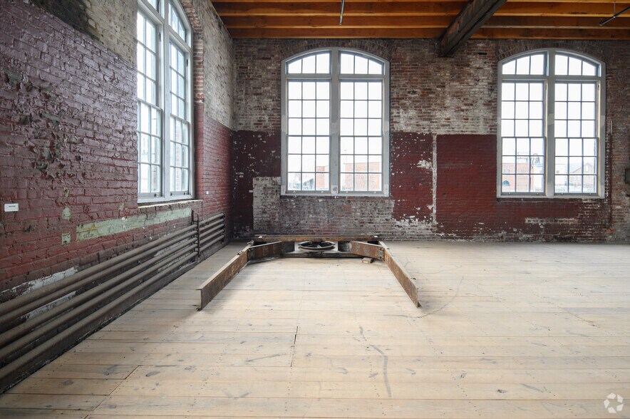 More Photos Of 21 Clark St, Trenton Unknown For Lease