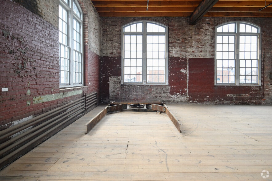 More Photos Of 21 Clark St, Trenton Unknown For Lease