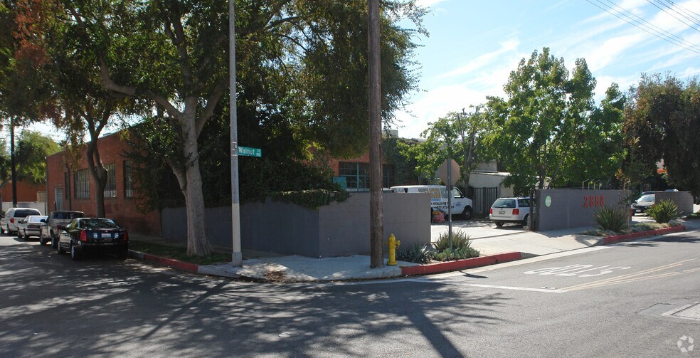 More Photos Of 2886-2888 E Walnut St, Pasadena Service For Sale