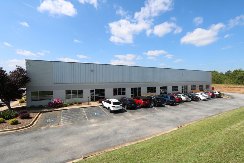 More Photos Of 1097 Highway 101 S, Greer Flex For Lease