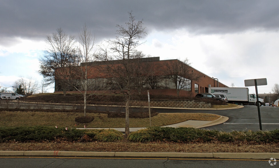 More Photos Of 360 Herndon Pky, Herndon Flex For Lease