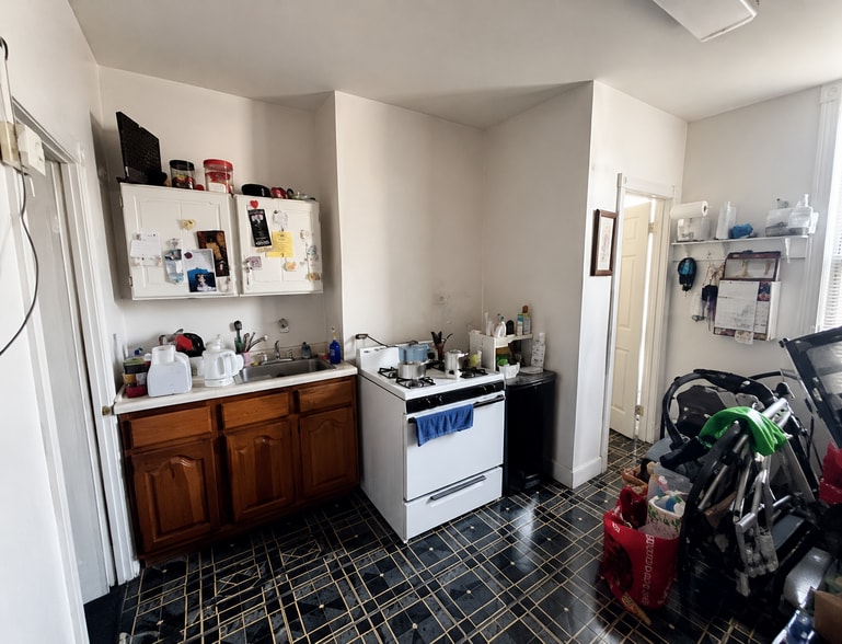 More Photos Of 606 11th St, Union City Apartments For Sale