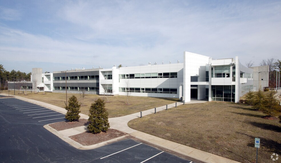 More Photos Of 20 TW Alexander Dr, Research Triangle Pk Research And Development For Lease